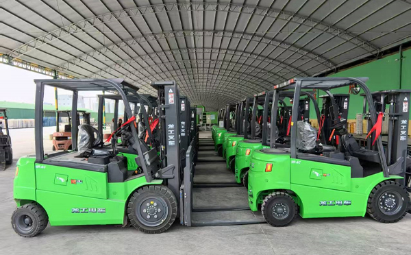 工业搬运的革新之作:龙工甘肃叉车技术实践与价值解析 工业搬运的革新之作:龙工甘肃叉车技术实践与价值解析