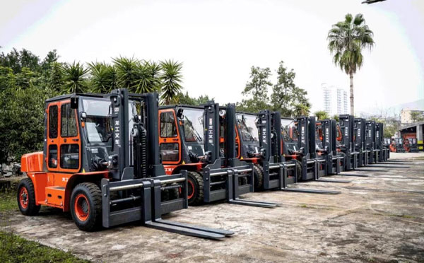 现代物流与仓储作业中的核心装备:甘肃叉车的技术演进与应用价值 现代物流与仓储作业中的核心装备:甘肃叉车的技术演进与应用价值